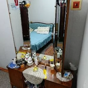 стол, кресло