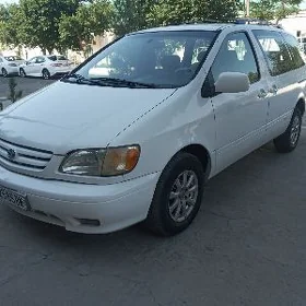 Toyota Sienna 2002