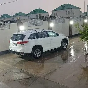 Toyota Highlander 2019