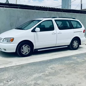 Toyota Sienna 2003
