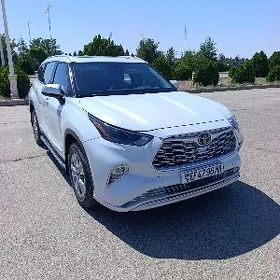 Toyota Highlander 2022