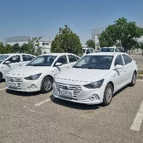 Hyundai Elantra 2021