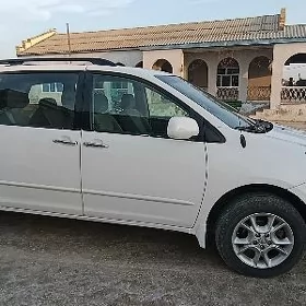 Toyota Sienna 2004