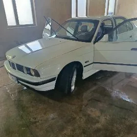 BMW 525 1990