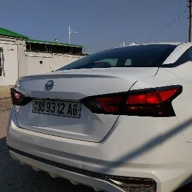 Nissan Altima 2019