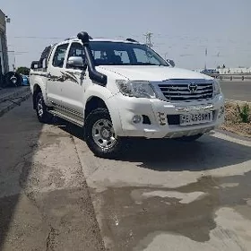Toyota Hilux 2014