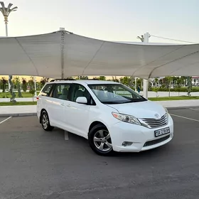 Toyota Sienna 2011