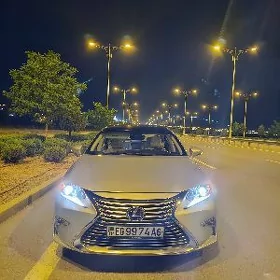 Lexus ES 350 2016
