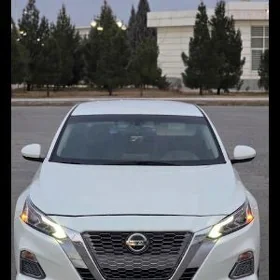 Nissan Altima 2022