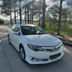 Toyota Camry 2013