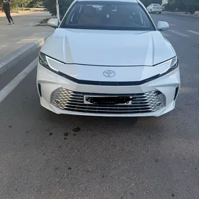 Toyota Camry 2024