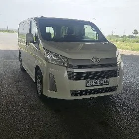 Toyota Hiace 2021