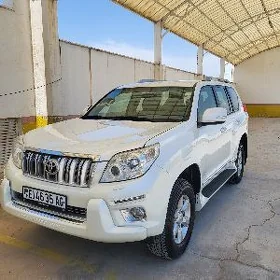 Toyota Land Cruiser Prado 2013