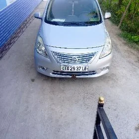 Nissan Versa 2011