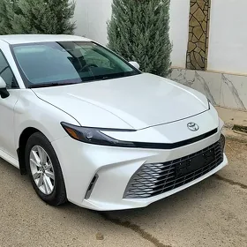 Toyota Camry 2025