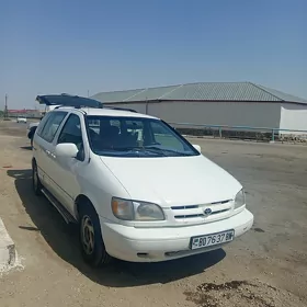 Toyota Sienna 1999