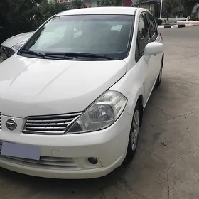 Nissan Tiida 2008