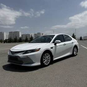 Toyota Camry 2021