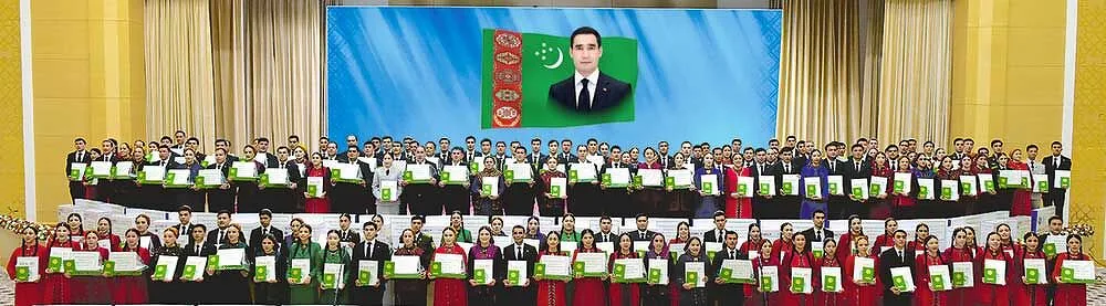 Ylmy işler boýunça bäsleşikde ýaş alymlaryň we talyplaryň 170-isi sylaglanyldy