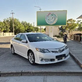 Toyota Camry 2013