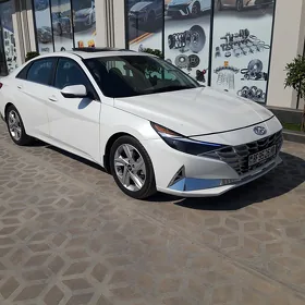 Hyundai Elantra 2022