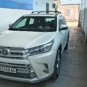 Toyota Highlander 2019