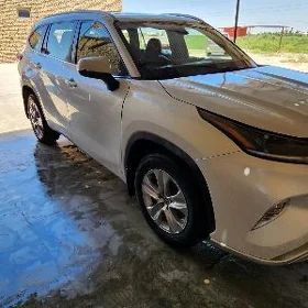 Toyota Highlander 2022
