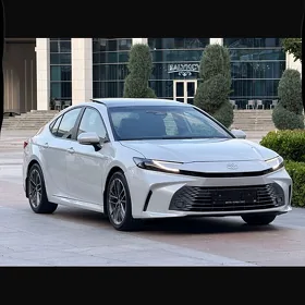 Toyota Camry 2025