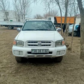 Nissan Pathfinder 2001
