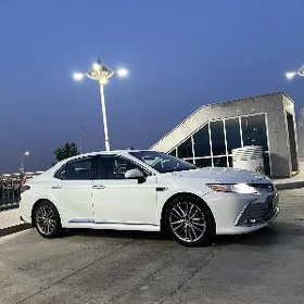 Toyota Camry 2019