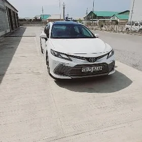 Toyota Camry 2020
