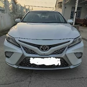 Toyota Camry 2018