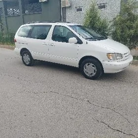Toyota Sienna 2000