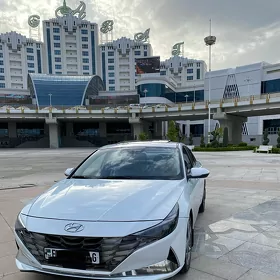 Hyundai Elantra 2022