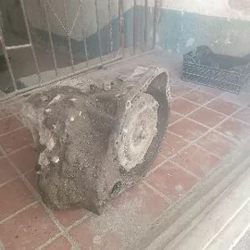а/т коробка  5 скорость.