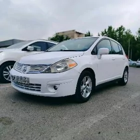Nissan Versa 2012