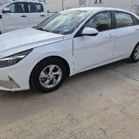 Hyundai Elantra 2021