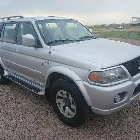 Mitsubishi Montero Sport 2002