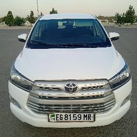 Toyota Innova 2021
