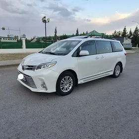Toyota Sienna 2018