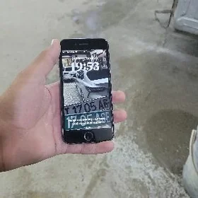 iPhone 8