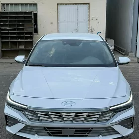 Hyundai Elantra 2023
