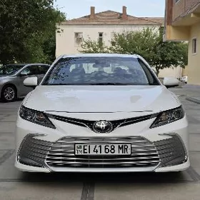 Toyota Camry 2021