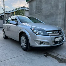 Opel Astra 2013
