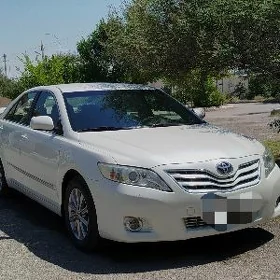 Toyota Camry 2011