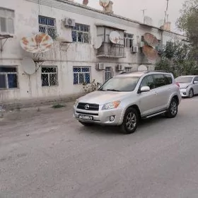Toyota RAV4 2010
