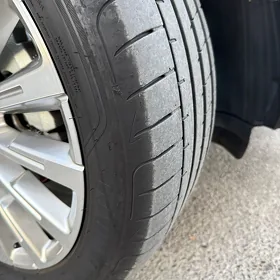 Geely Monjaro teker