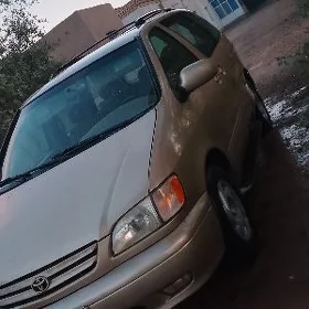 Toyota Sienna 2003