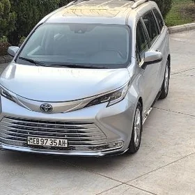 Toyota Sienna 2021