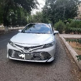 Toyota Camry 2018